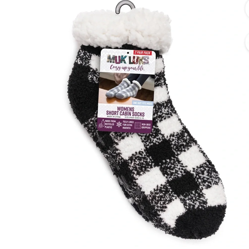MUK LUKS 2pairs warm & cozy faux fur cream & gray‎ Ankle Height Cable knit socks